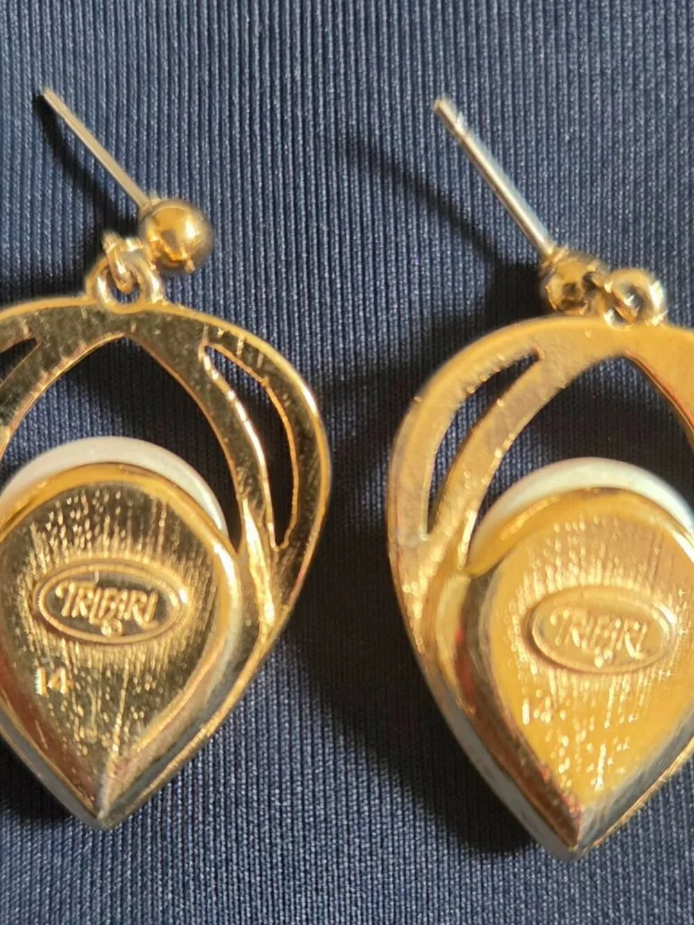 Vintage Signed Crown Trifari Gold Tone Teardrop Faux Pearl Drop Earrings